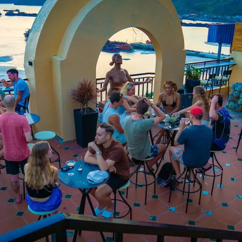 The One Hostel & Rooftop Bar Catba